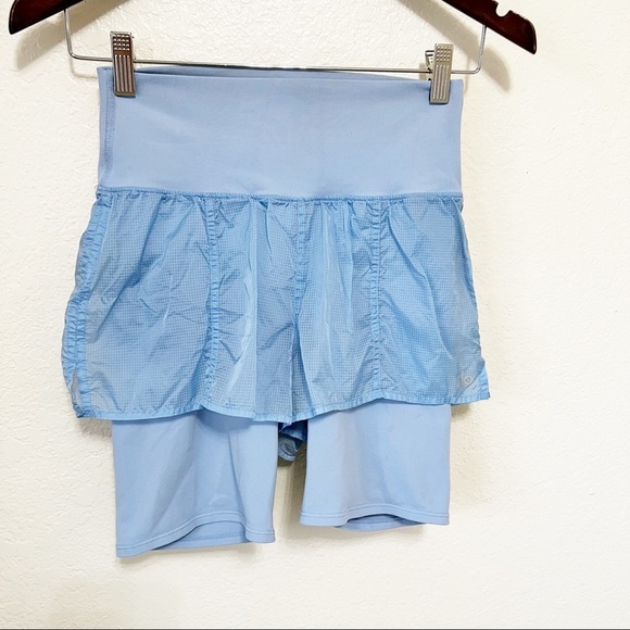 Alo Yoga SMALL High-Waist Circuit Short - Marina size XS - Picture 13 of 13